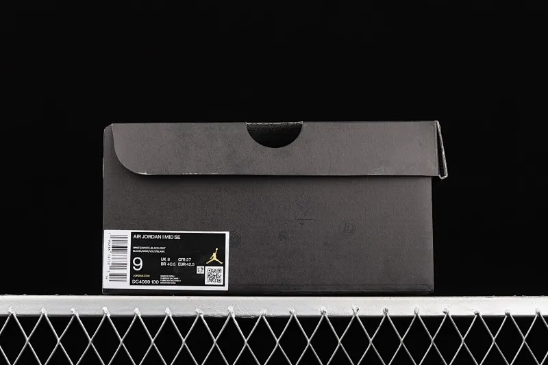 All categories Air Jordan Jordan series basketball shoes Air Jordan 1 Mid Air Jordan 1 Mid SE AJ1 Joe 1 white and black mid-top basketball shoes DC4099-100